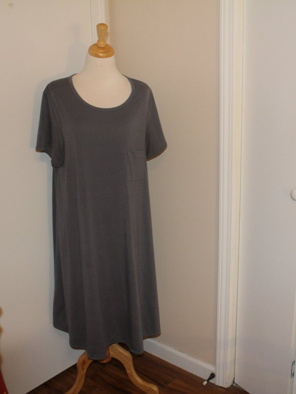 LuLaRoe XL Gray Short Sleeve Dress